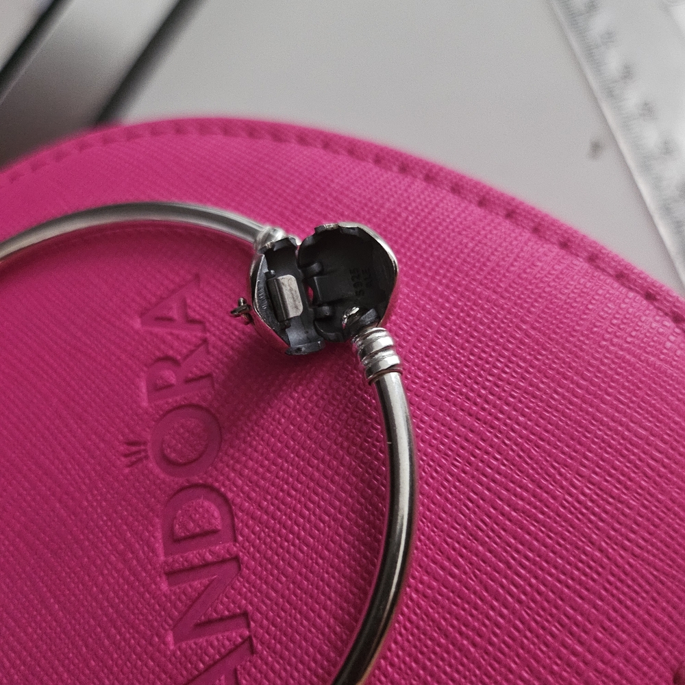 Pandora Silver Heart Charm Bracelet - Picture 4 of 5